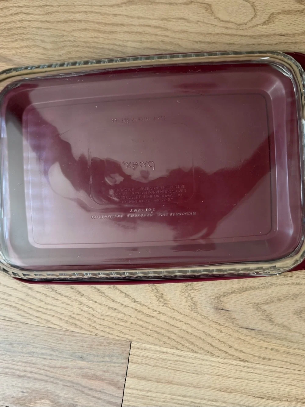 Pyrex Insulated carry Bag with Pyrex, lid, carry case and cold/heat packs